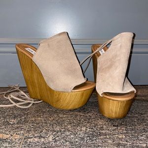 Steve Madden Bonelli Wrap Up Wedges, Size 6 1/2